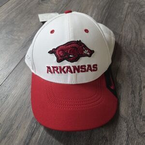 Nike Arkansas Razorbacks Hat Cap Strap Back White Dri fit Sideline Legacy 91